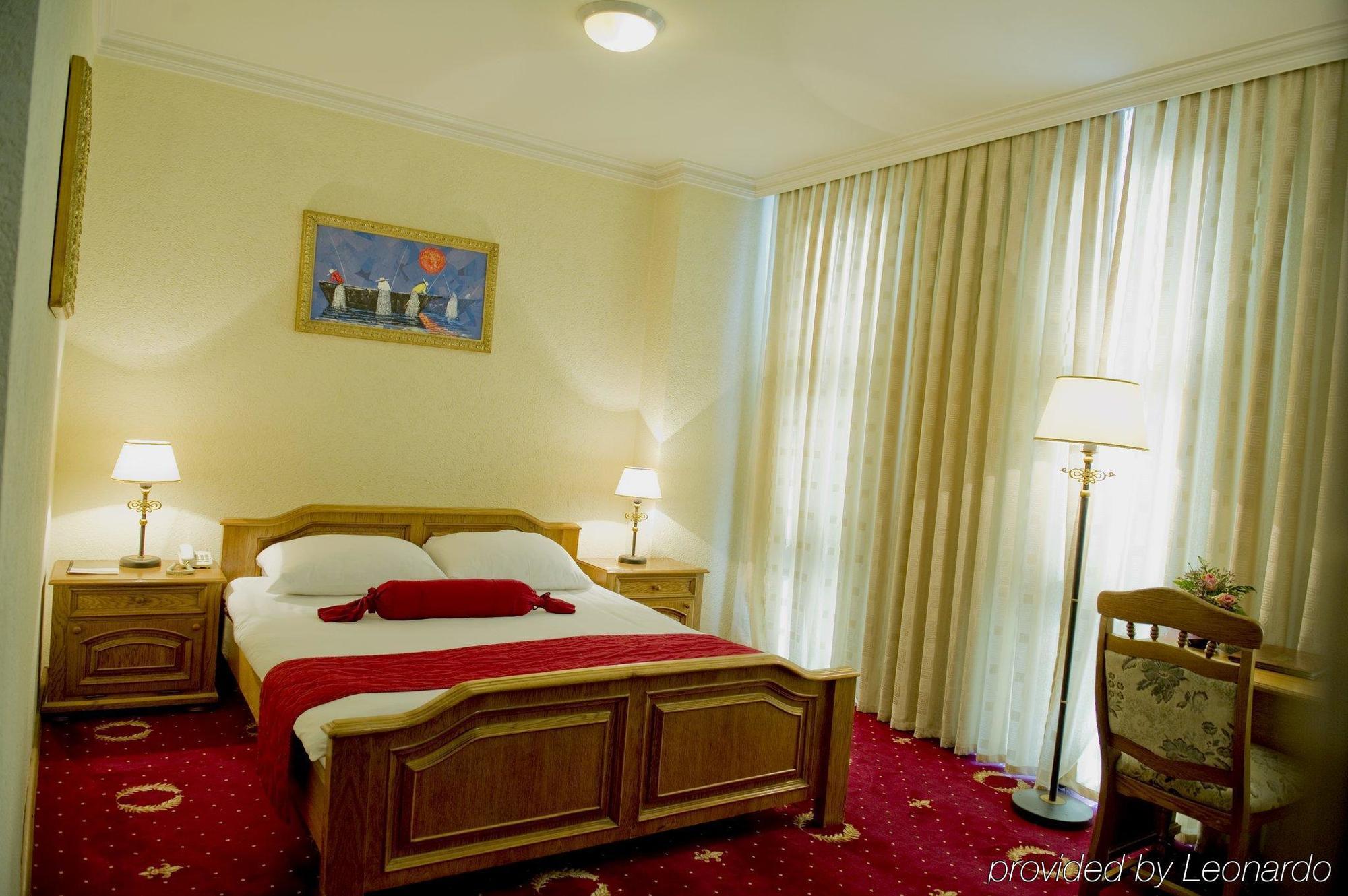 Hotel Victory Pristina Extérieur photo