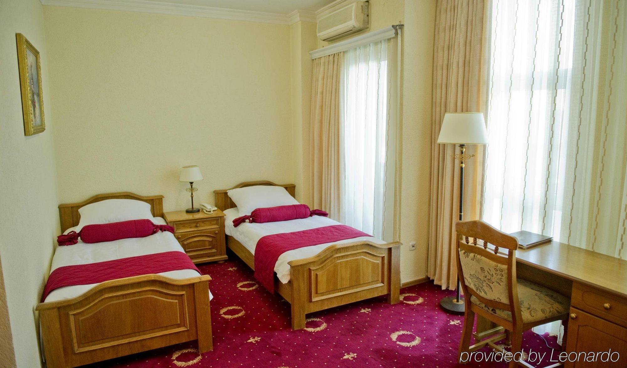 Hotel Victory Pristina Extérieur photo