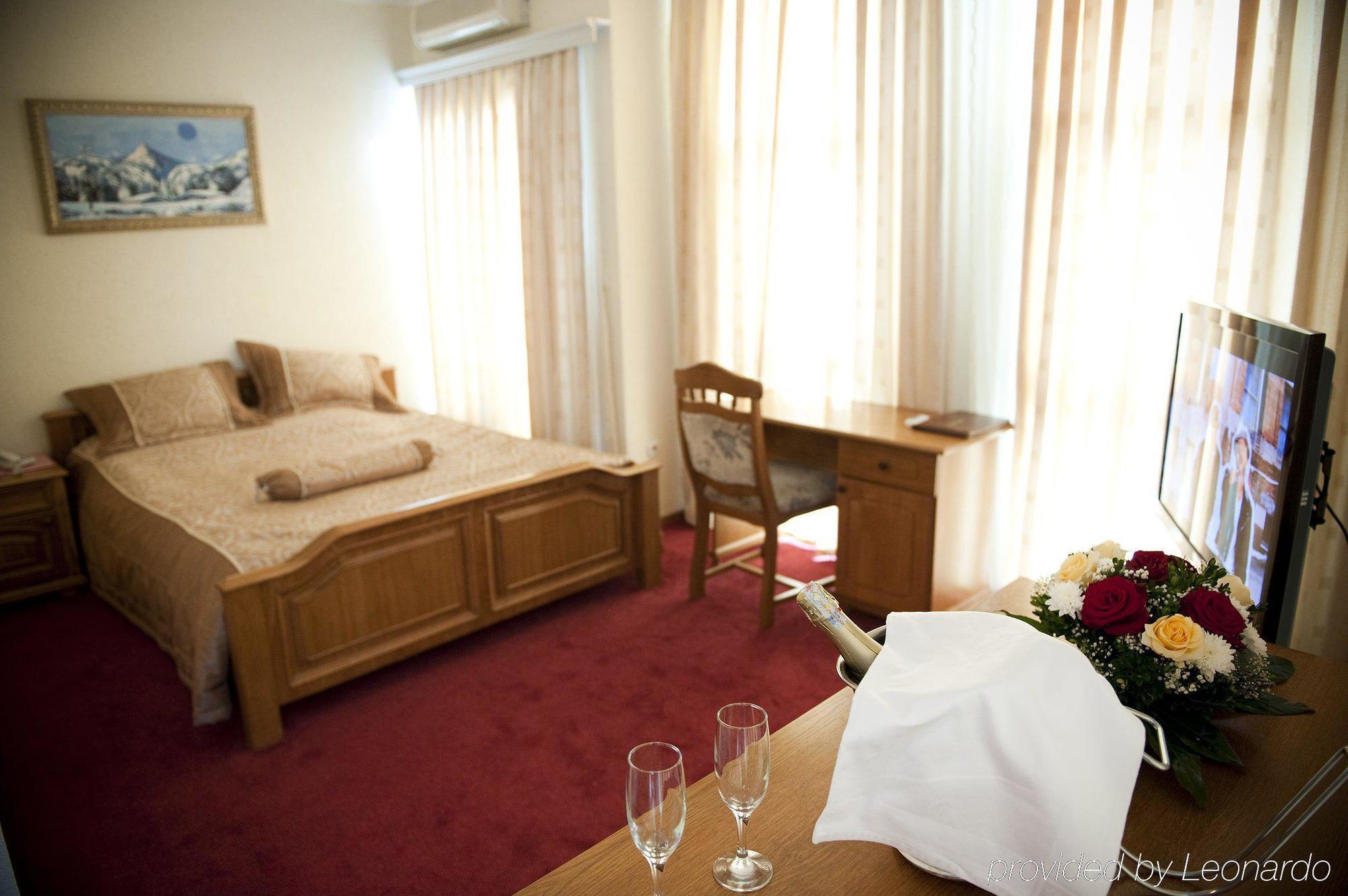 Hotel Victory Pristina Chambre photo